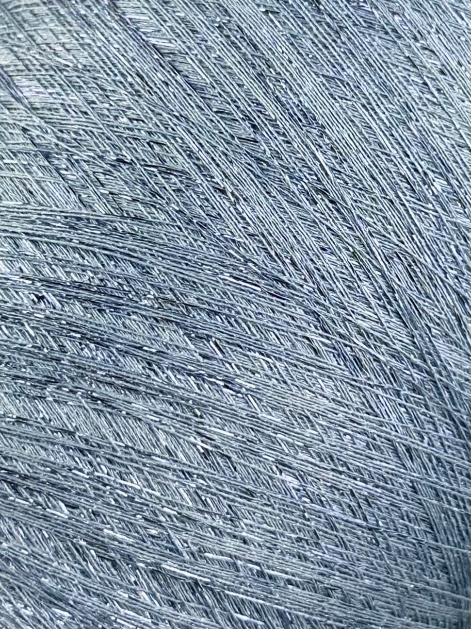 Industria Italiana Filati Art. Frizzante Nm 35 – Fantasiegarn aus Viskose und Lurex col. Hellblau 2114